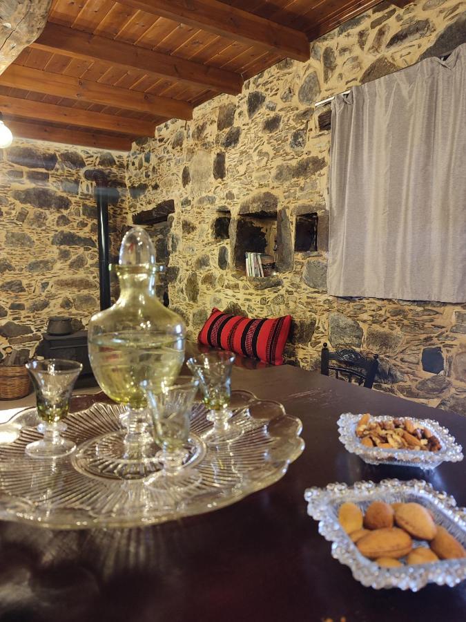 Grandma Agatha & Virginia'S Stonehouse Apartment Kefálion Екстериор снимка