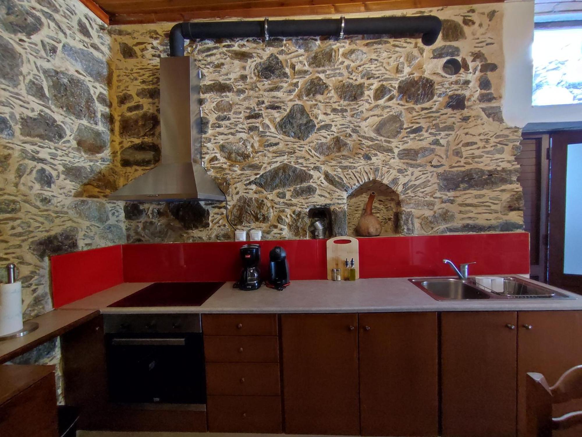 Grandma Agatha & Virginia'S Stonehouse Apartment Kefálion Стая снимка